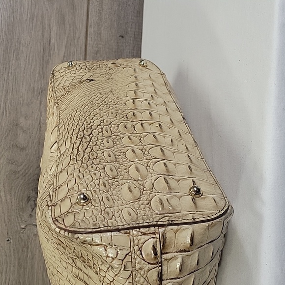 Large Brahmin Tan Croc Embossed Tote Shoulder Bag - Picture 8 of 14